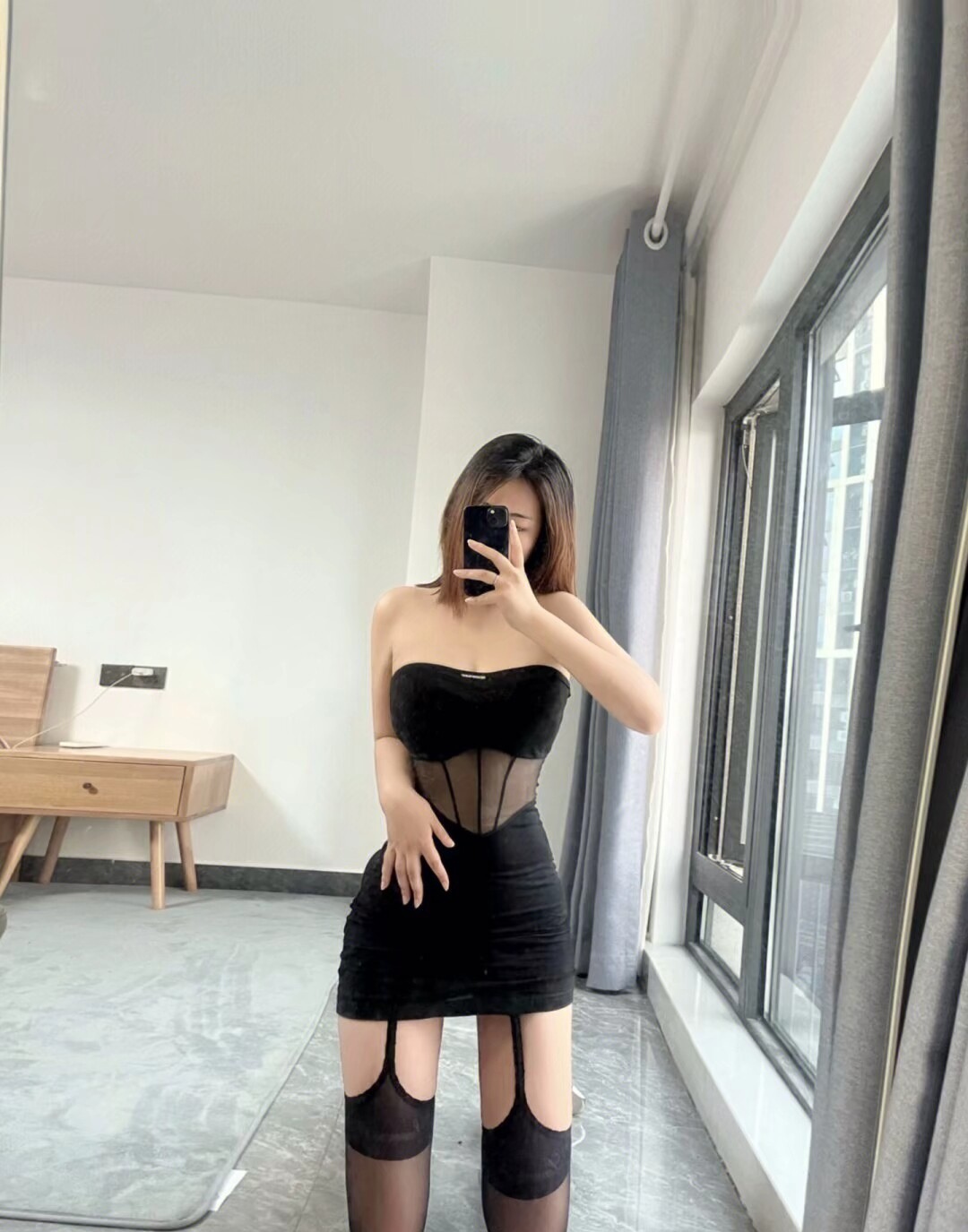 长腿黑丝雪儿前凸后翘很刺激